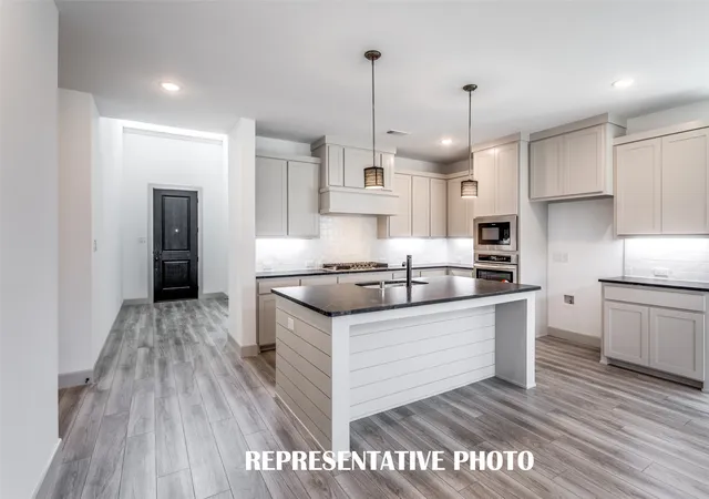 Photo 3 of Single family home for sale at 6955 Claystone Dr, Mc Kinney, TX 75070 | MLS# 21336904 | Listing updated on 2026-09-10
