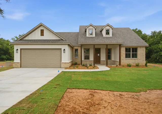 Photo 1 of Single family home for sale at 124 Graystone, Weatherford, TX 76088 | MLS# 21336914 | Listing updated on 2026-07-29