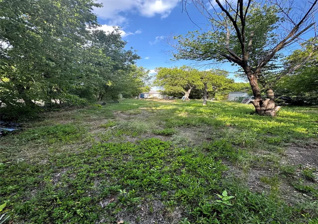 Photo 2 of Sale Pending at 3327 Peoria St, Dallas, TX 75212 | MLS# 21336983 | Listing updated on 2026-08-31