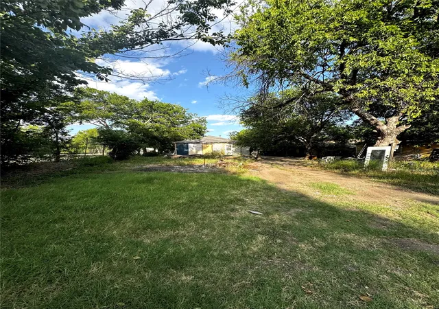 Photo 3 of Sale Pending at 3327 Peoria St, Dallas, TX 75212 | MLS# 21336983 | Listing updated on 2026-08-31