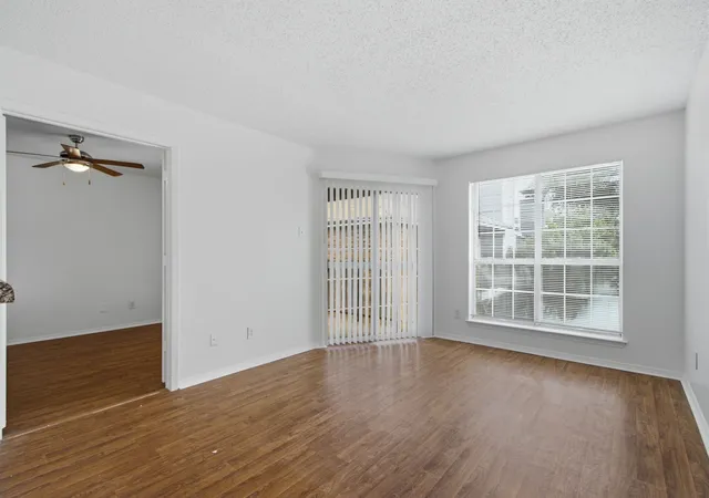 Condo for sale at 18333 Roehampton Dr #1323, Dallas, TX 75252 | MLS# 21336036
