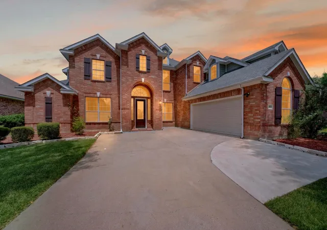 Photo 2 of Single family home for sale at 9506 Pinehurst Dr, Rowlett, TX 75089 | MLS# 21333283 | Listing updated on 2026-09-13