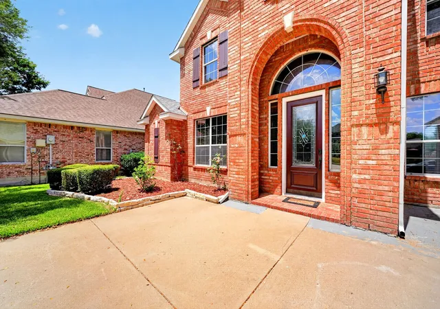 Photo 3 of Single family home for sale at 9506 Pinehurst Dr, Rowlett, TX 75089 | MLS# 21333283 | Listing updated on 2026-09-13