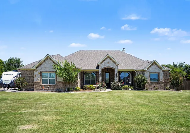 Photo 1 of Single family home for sale at 5175 Horseshoe Ln, Royse City, TX 75189 | MLS# 21336973 | Listing updated on 2026-09-10