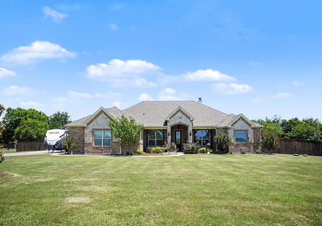 Photo 3 of Single family home for sale at 5175 Horseshoe Ln, Royse City, TX 75189 | MLS# 21336973 | Listing updated on 2026-09-10