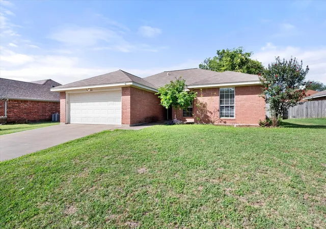 Photo 3 of Single family home for sale at 330 Schumacher Dr, Burleson, TX 76028 | MLS# 21332367 | Listing updated on 2026-09-08