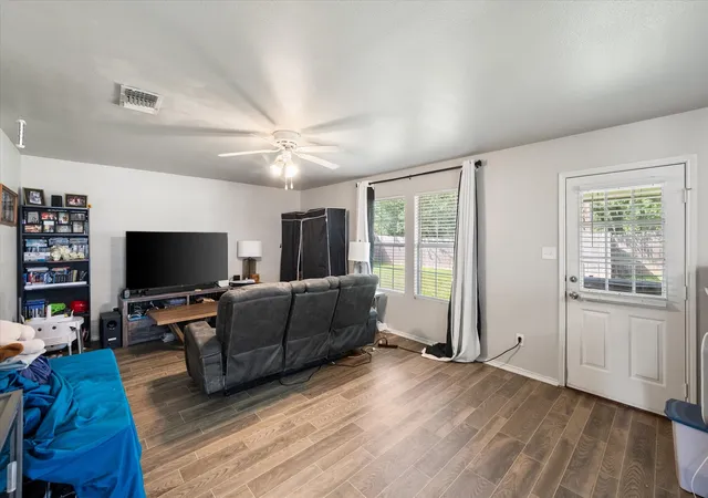 Photo 4 of Single family home for sale at 330 Schumacher Dr, Burleson, TX 76028 | MLS# 21332367 | Listing updated on 2026-09-08