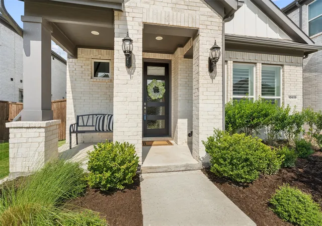 Photo 2 of Single family home for sale at 10659 Downy Cup Dr, Frisco, TX 75035 | MLS# 21336631 | Listing updated on 2026-10-02