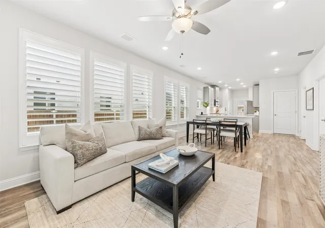Photo 4 of Single family home for sale at 10659 Downy Cup Dr, Frisco, TX 75035 | MLS# 21336631 | Listing updated on 2026-10-02