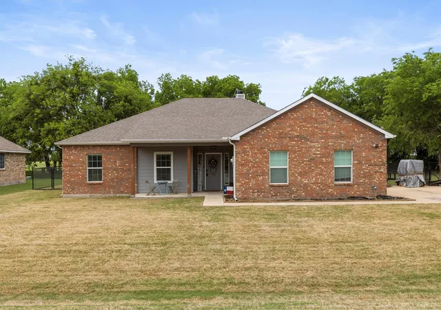 Photo 1 of Single family home for sale at 429 Collin St, Nevada, TX 75173 | MLS# 21337444 | Listing updated on 2026-09-17