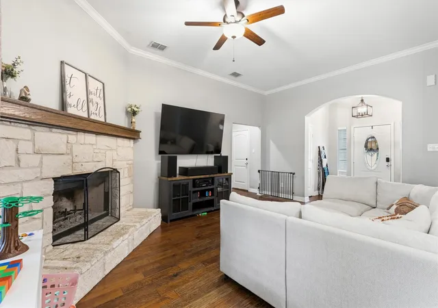 Photo 3 of Single family home for sale at 429 Collin St, Nevada, TX 75173 | MLS# 21337444 | Listing updated on 2026-09-17
