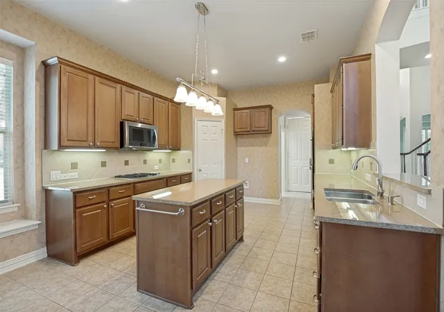 Photo 4 of Single family home for sale at 2275 Dame Laurel Ln, Lewisville, TX 75056 | MLS# 21336399 | Listing updated on 2026-09-14