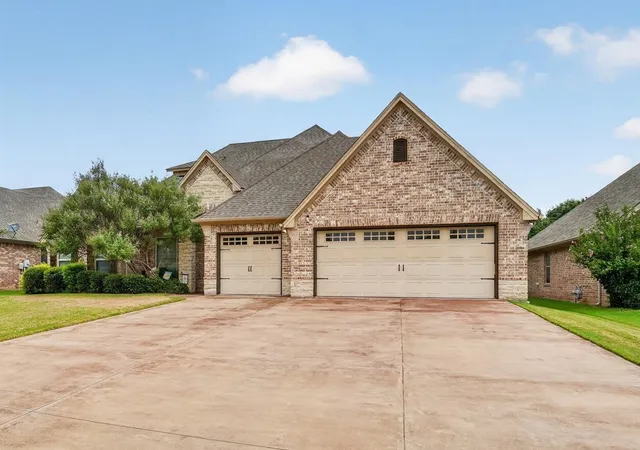 Photo 1 of Single family home for sale at 3545 Abes Landing Dr, Granbury, TX 76049 | MLS# 21335310 | Listing updated on 2026-09-08