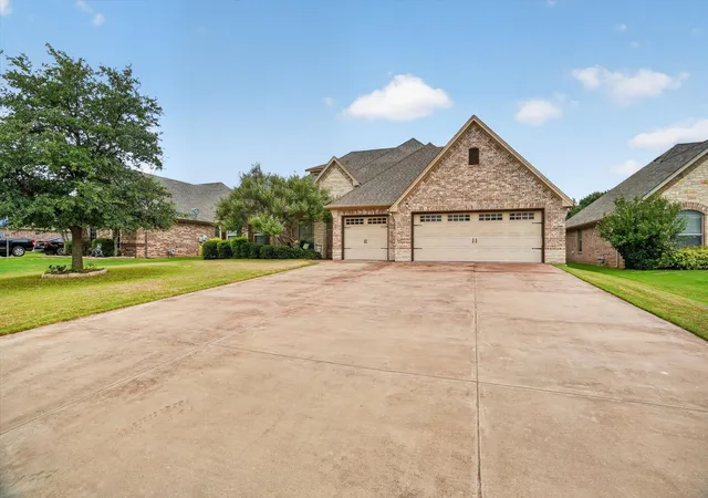 Photo 2 of Single family home for sale at 3545 Abes Landing Dr, Granbury, TX 76049 | MLS# 21335310 | Listing updated on 2026-09-08