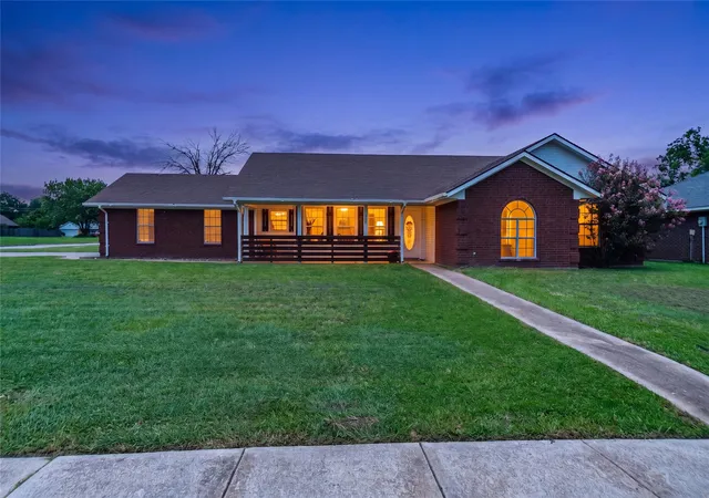Photo 1 of Single family home for sale at 608 Aldridge St, Commerce, TX 75428 | MLS# 21337525 | Listing updated on 2026-09-07