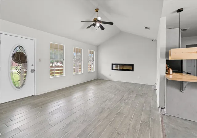 Photo 4 of Single family home for sale at 608 Aldridge St, Commerce, TX 75428 | MLS# 21337525 | Listing updated on 2026-09-07