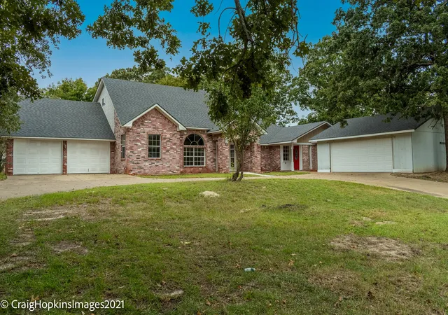 Photo 3 of Single family home for sale at 12152 Spur 364 Spur, Tyler, TX 75709 | MLS# 21337507 | Listing updated on 2026-10-02