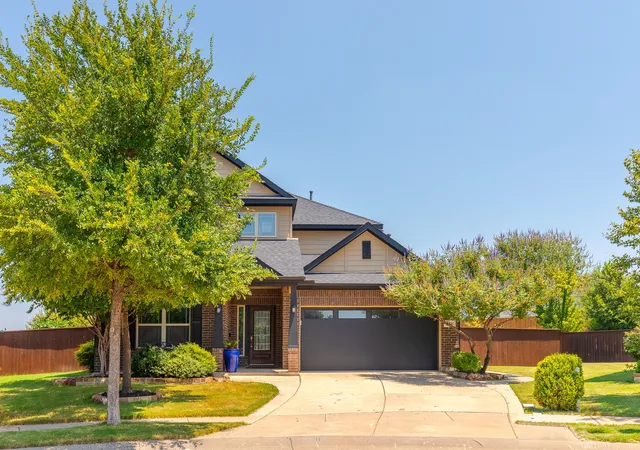 Photo 3 of Single family home for sale at 16721 Millenium Park Pl, Prosper, TX 75078 | MLS# 21336541 | Listing updated on 2026-09-14