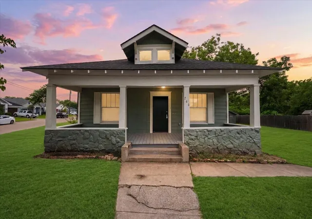 Photo 1 of Single family home for sale at 244 Dunlap St, Waxahachie, TX 75165 | MLS# 21337652 | Listing updated on 2026-09-08