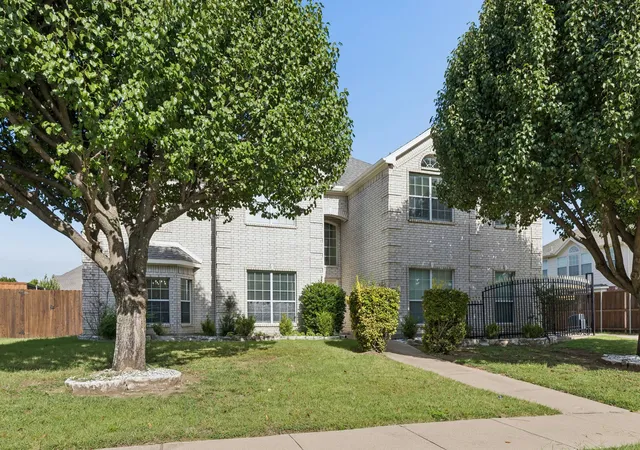 Photo 2 of Single family home for sale at 717 Morningside Trl, Murphy, TX 75094 | MLS# 21331844 | Listing updated on 2026-09-10