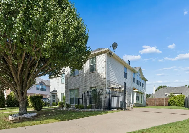 Photo 3 of Single family home for sale at 717 Morningside Trl, Murphy, TX 75094 | MLS# 21331844 | Listing updated on 2026-09-10
