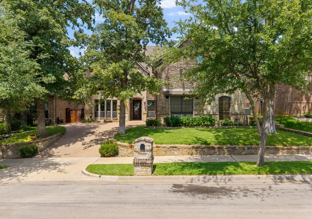 Photo 3 of Single family home for sale at 309 Matthew Ave, Denton, TX 76210 | MLS# 21337733 | Listing updated on 2026-09-12