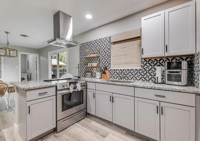 Photo 4 of Sale Pending at 5163 Waits Ave, Fort Worth, TX 76133 | MLS# 21332615 | Listing updated on 2026-09-11