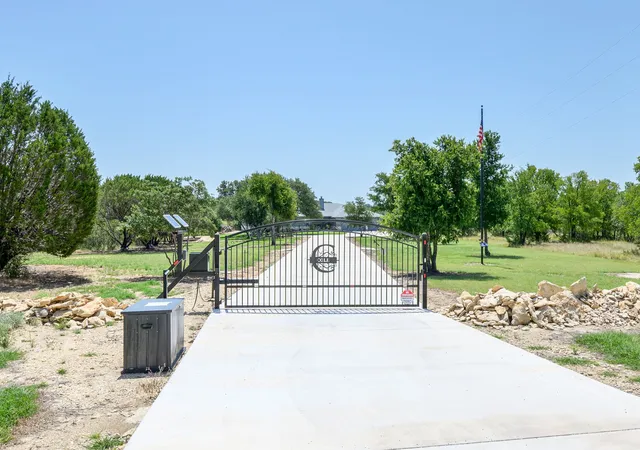 Photo 3 of Single family home for sale at 1665 Overlook Rdg, Bluff Dale, TX 76433 | MLS# 21335701 | Listing updated on 2026-10-06