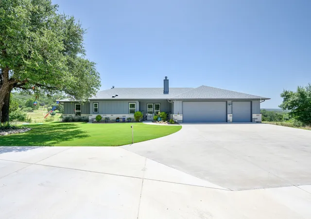Photo 4 of Single family home for sale at 1665 Overlook Rdg, Bluff Dale, TX 76433 | MLS# 21335701 | Listing updated on 2026-10-06