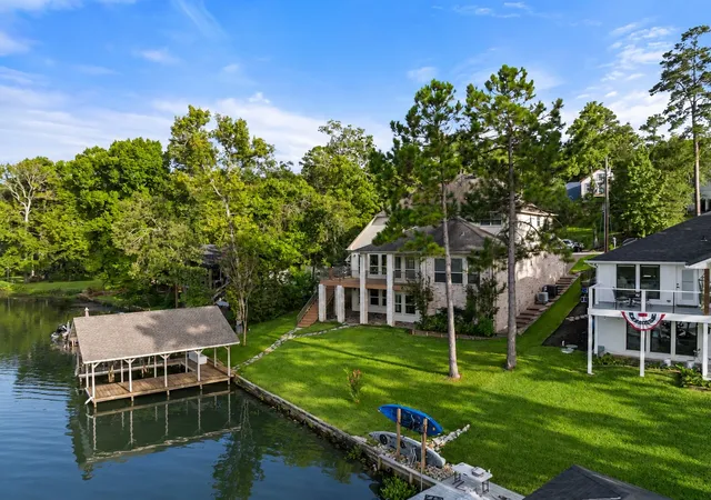 Photo 1 of Single family home for sale at 521 Hideaway Lane Central Lane, Lindale, TX 75771 | MLS# 21337378 | Listing updated on 2026-09-11