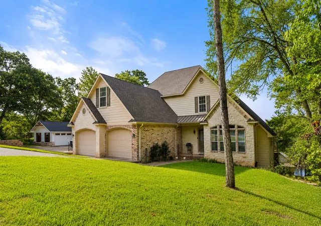 Photo 2 of Single family home for sale at 521 Hideaway Lane Central Lane, Lindale, TX 75771 | MLS# 21337378 | Listing updated on 2026-09-11