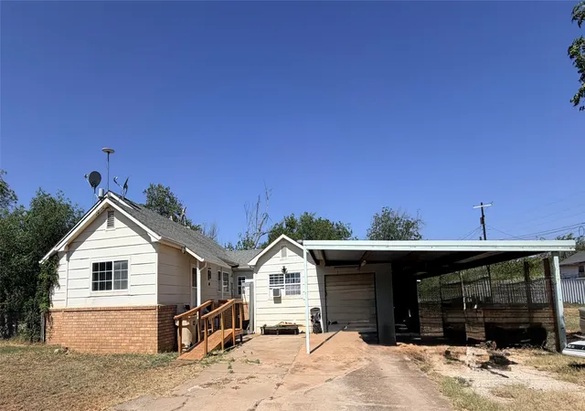 Photo 2 of Single family home for sale at 912 Locust, Merkel, TX 79536 | MLS# 21331860 | Listing updated on 2026-09-10
