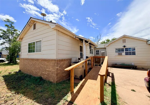 Photo 3 of Single family home for sale at 912 Locust, Merkel, TX 79536 | MLS# 21331860 | Listing updated on 2026-09-10