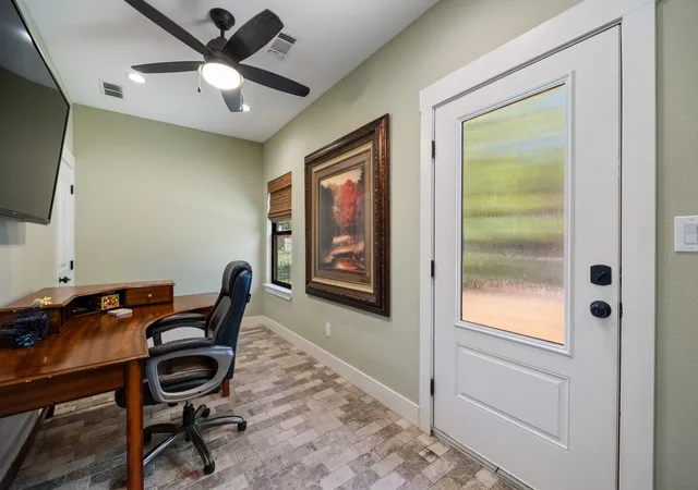 Photo 3 of Single family home for sale at 131 Lakeway Ln, Gun Barrel City, TX 75156 | MLS# 21337766 | Listing updated on 2026-09-10