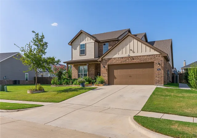 Photo 2 of Single family home for sale at 832 Feather Edge Dr, Springtown, TX 76082 | MLS# 21337969 | Listing updated on 2026-09-04