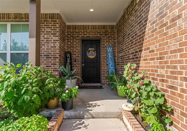 Photo 3 of Single family home for sale at 832 Feather Edge Dr, Springtown, TX 76082 | MLS# 21337969 | Listing updated on 2026-09-04