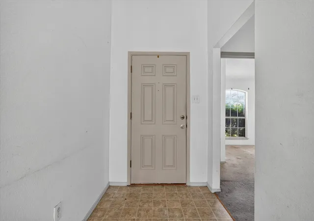Photo 4 of Single family home for sale at 1414 Aviary Dr, De Soto, TX 75115 | MLS# 21334880 | Listing updated on 2026-09-12