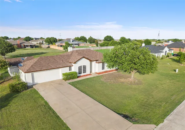 Photo 1 of Single family home for sale at 105 Dustin Dr, Fate, TX 75189 | MLS# 21337071 | Listing updated on 2026-09-10