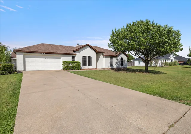 Photo 3 of Single family home for sale at 105 Dustin Dr, Fate, TX 75189 | MLS# 21337071 | Listing updated on 2026-09-10