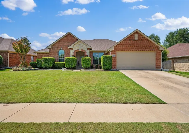 Photo 1 of Single family home for sale at 6030 Cynthia Dr, Midlothian, TX 76065 | MLS# 21337649 | Listing updated on 2026-09-13