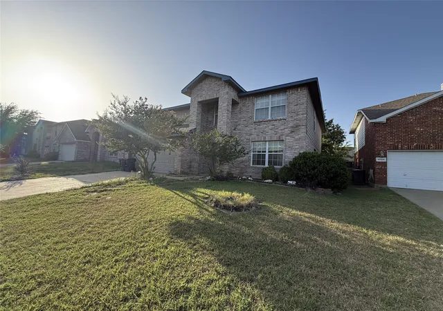 Photo 4 of Sale Pending at 10128 Chapel Springs Trl, Fort Worth, TX 76116 | MLS# 21338115 | Listing updated on 2026-09-10