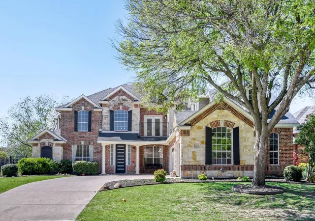 Photo 2 of Single family home for sale at 9709 Fairway Vista Dr, Rowlett, TX 75089 | MLS# 21337725 | Listing updated on 2026-09-04