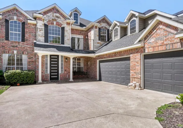Photo 3 of Single family home for sale at 9709 Fairway Vista Dr, Rowlett, TX 75089 | MLS# 21337725 | Listing updated on 2026-09-04