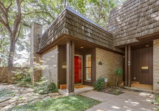 Photo 2 of Townhouse for sale at 4414 Glenwood Ct, Fort Worth, TX 76109 | MLS# 21337879 | Listing updated on 2026-09-15