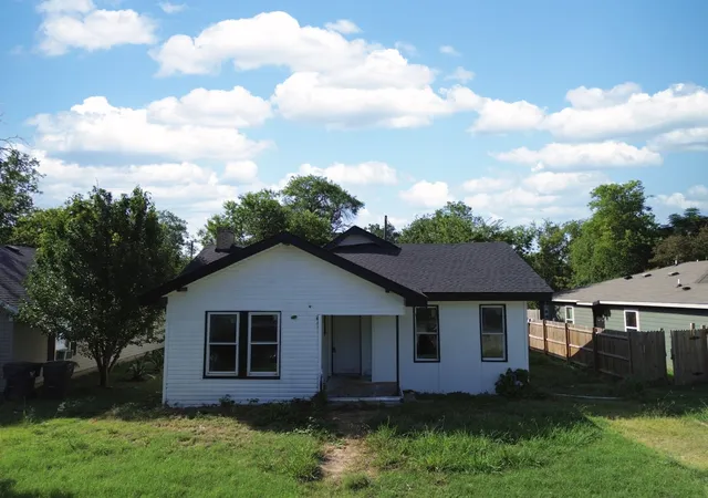 Photo 1 of Single family home for sale at 2210 Mckenzie Ave, Waco, TX 76708 | MLS# 21336144 | Listing updated on 2026-09-14