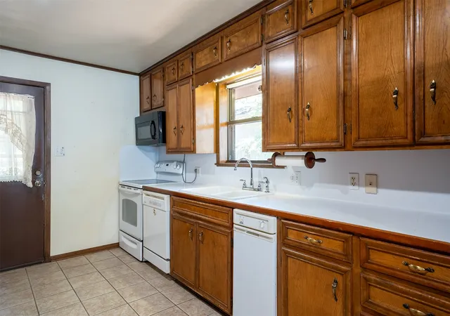Photo 3 of Single family home for sale at 20862 Bay Shore Dr, Flint, TX 75762 | MLS# 21338167 | Listing updated on 2026-09-09