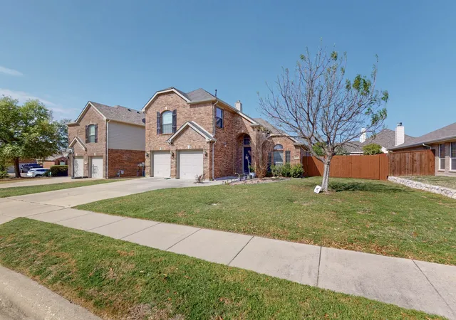 Photo 1 of Single family home for sale at 6925 Cattle Dr, Fort Worth, TX 76179 | MLS# 21338192 | Listing updated on 2026-09-11