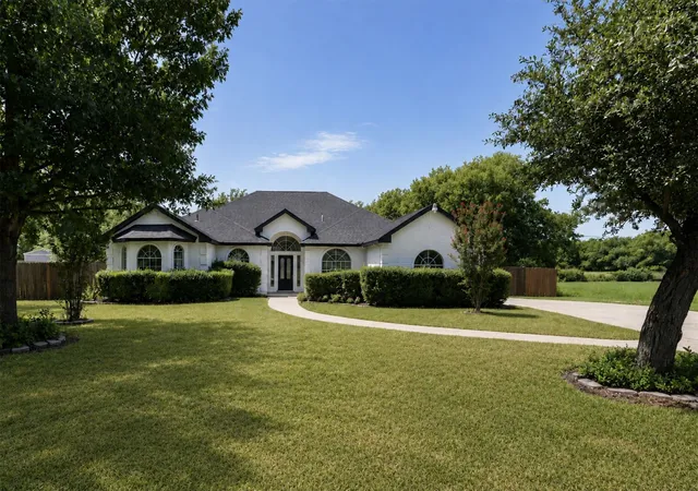 Photo 1 of Sale Pending at 214 Pearly Top Dr, Glenn Heights, TX 75154 | MLS# 21336376 | Listing updated on 2026-09-10