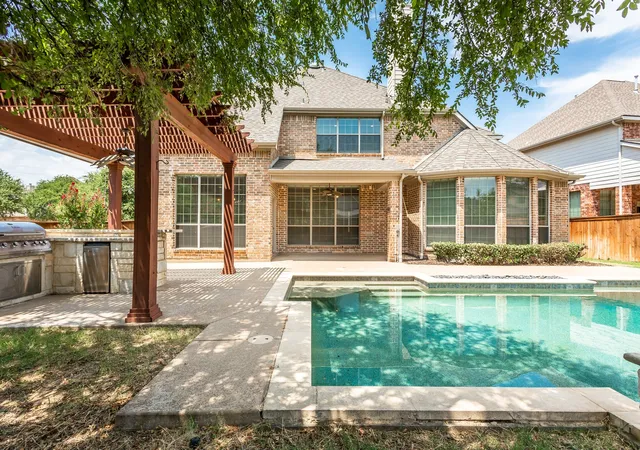 Photo 3 of Single family home for sale at 900 Fannin Dr, Lantana, TX 76226 | MLS# 21335231 | Listing updated on 2026-09-09
