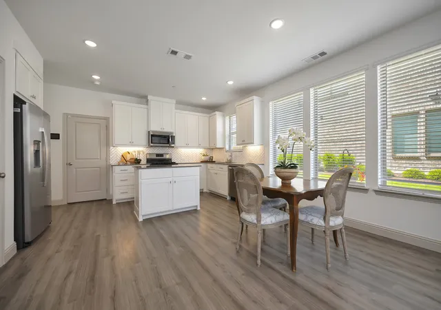 Photo 3 of Townhouse for sale at 425 Parkside Dr, Argyle, TX 76226 | MLS# 21337648 | Listing updated on 2026-09-12